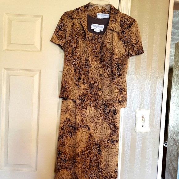 Ladies 2 piece dress - Picture 2 of 8